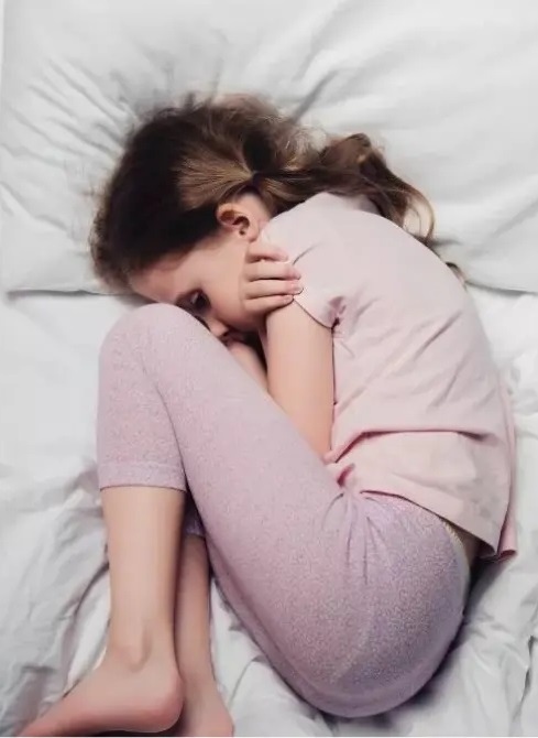 پرسشنامه استاندارد ترومای( آسیب‌های) دوران کودکی (CTQ):برنستاین و همکاران (۲۰۰۳)